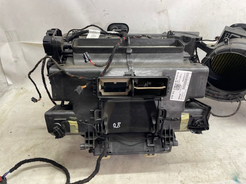 Корпус печки Audi Q8 2021