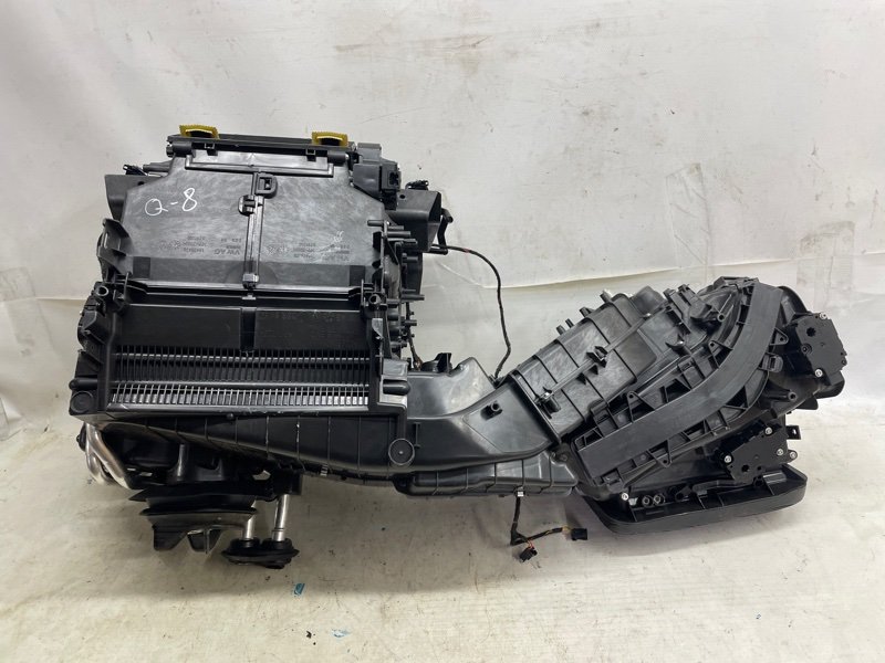 Корпус печки Audi Q8 2021