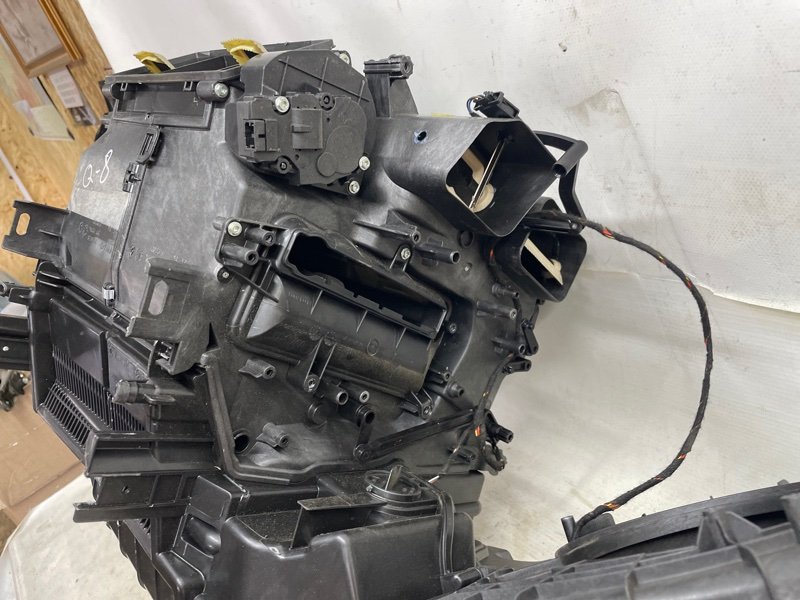 Корпус печки Audi Q8 2021