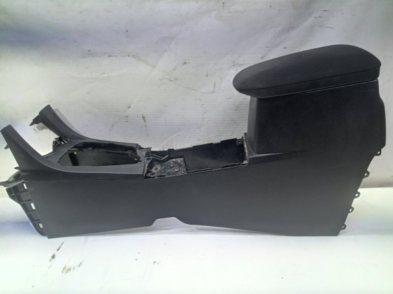 Подлокотник Toyota Corolla 2014