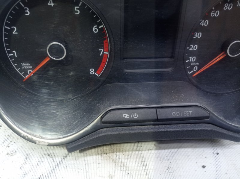 Панель приборов Volkswagen Polo 2015