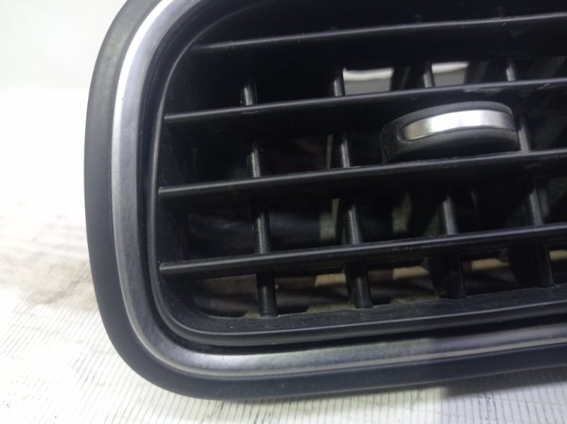 Дефлектор воздушный Volkswagen Polo 2015