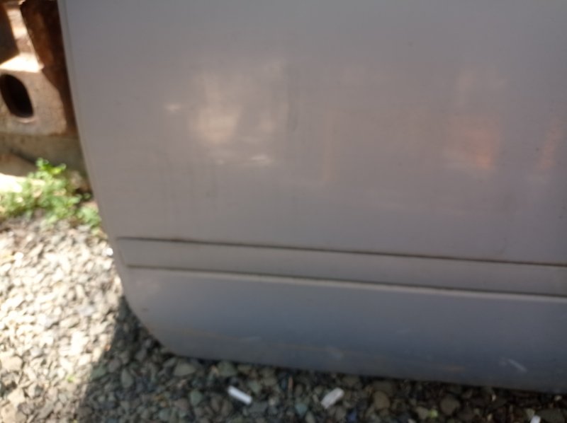 Дверь Nissan AVENIR 2000 W11