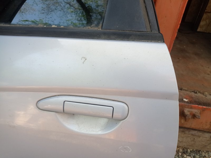 Дверь Nissan AVENIR 2000 W11