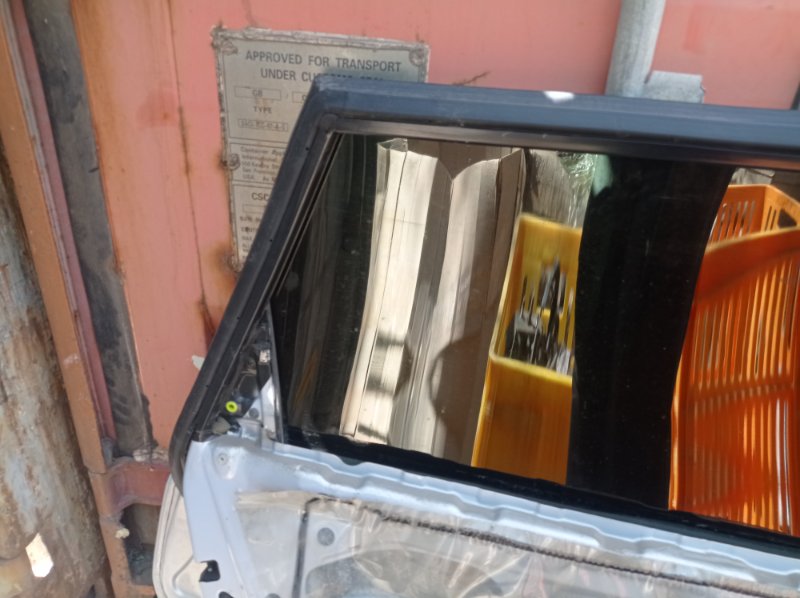 Дверь Nissan AVENIR 2000 W11