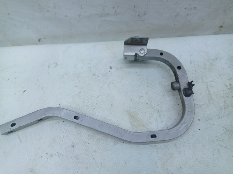Петля багажника Mitsubishi LANCER CEDIA 2001