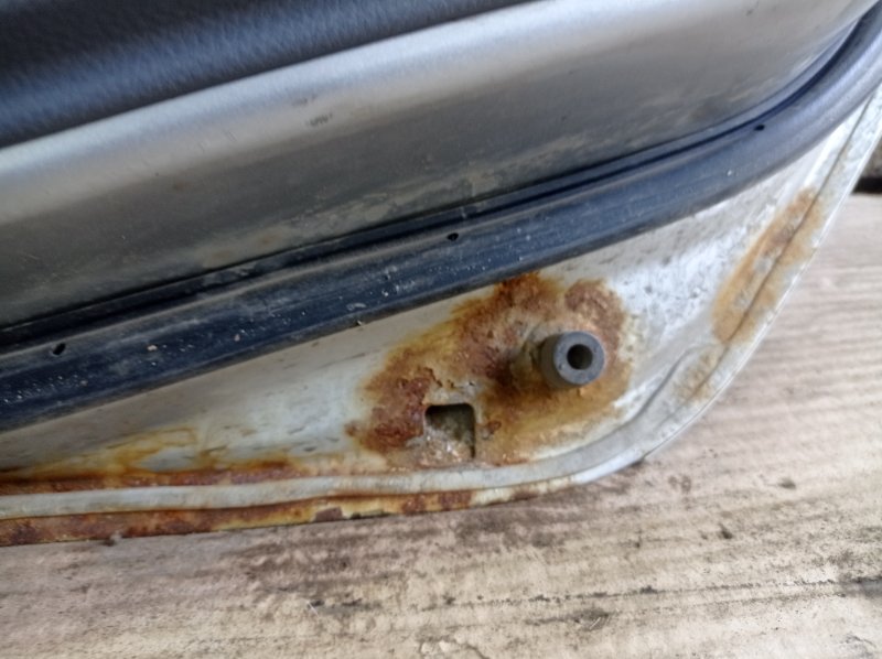 Дверь Mitsubishi LANCER CEDIA 2001