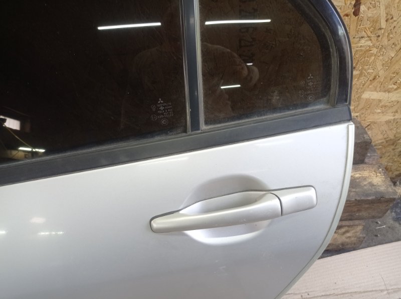 Дверь Mitsubishi LANCER CEDIA 2001