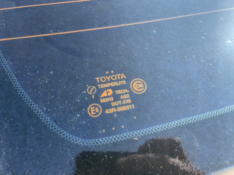 Стекло заднее Toyota Camry 2002 XV30