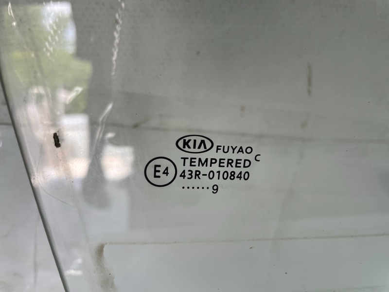 Стекло двери Kia Rio 2019 FB