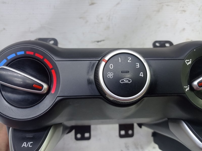 Блок управления отопителем Kia Rio 2019 FB