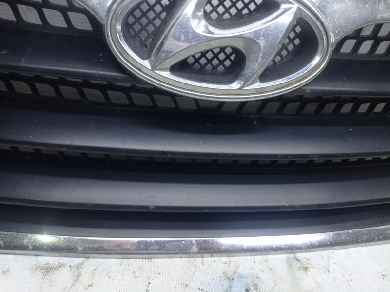Решетка радиатора Hyundai Santa Fe 2011