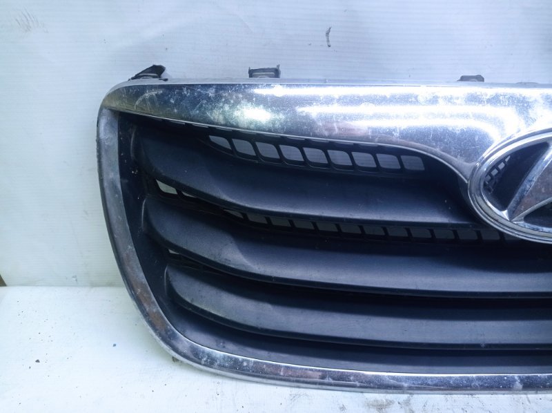 Решетка радиатора Hyundai Santa Fe 2011