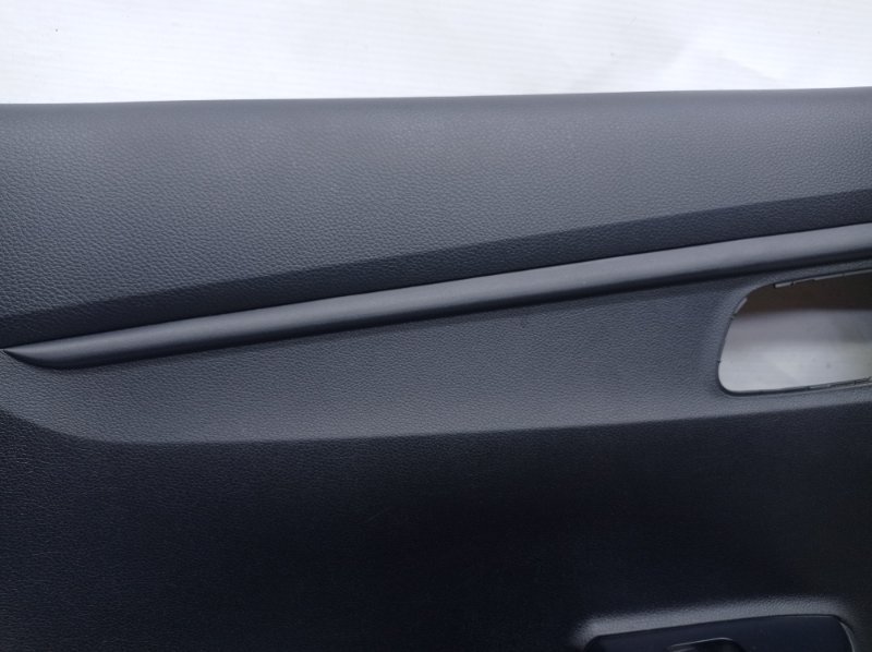 Обшивка двери Kia Rio 2020