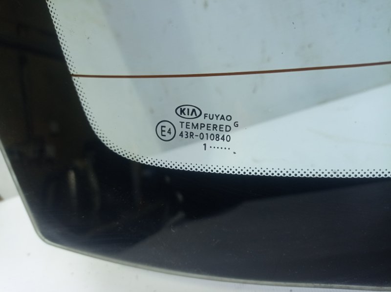Стекло заднее Kia Rio 2020
