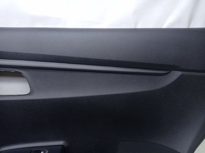 Обшивка двери Kia Rio 2020