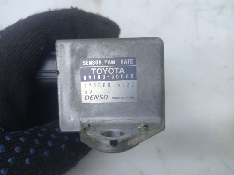 Датчик курсовой устойчивости Toyota Camry 2002 XV30