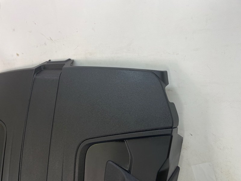 Декоративная крышка двигателя Audi Q8 2021