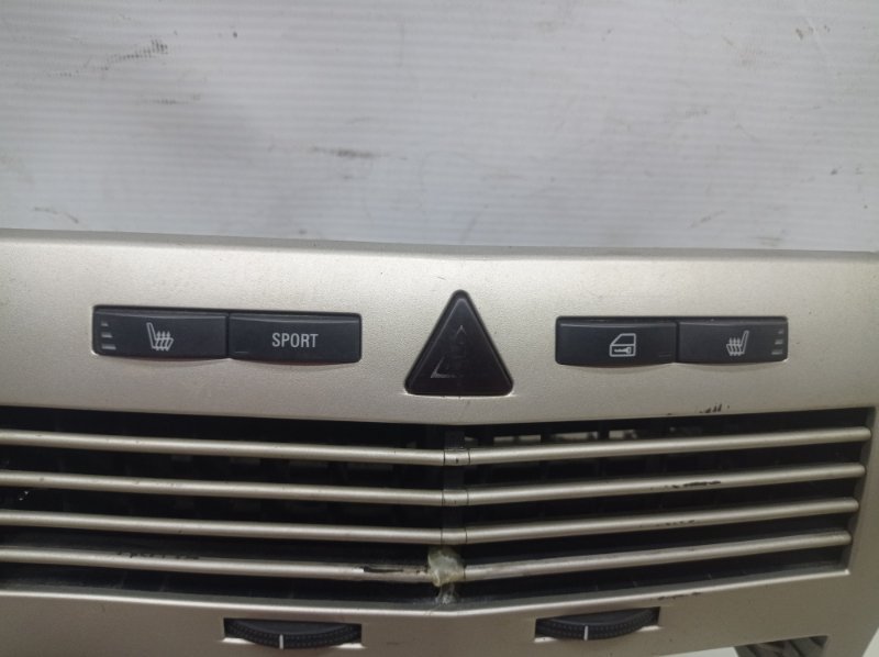 Рамка магнитолы Opel Astra H 2008