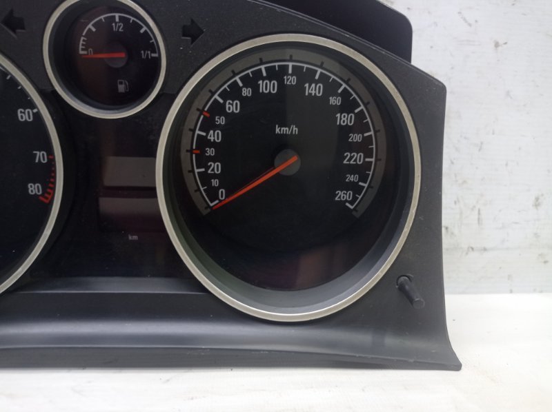 Панель приборов Opel Astra H 2008