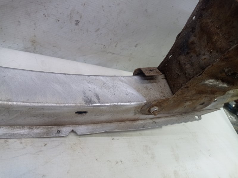 Усилитель бампера Opel Astra H 2008