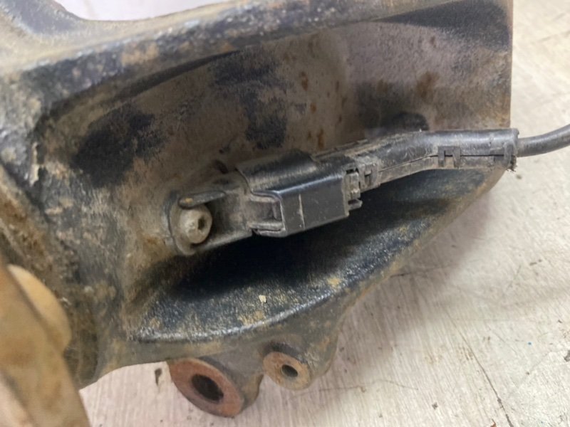 Кулак поворотный Ford C-Max