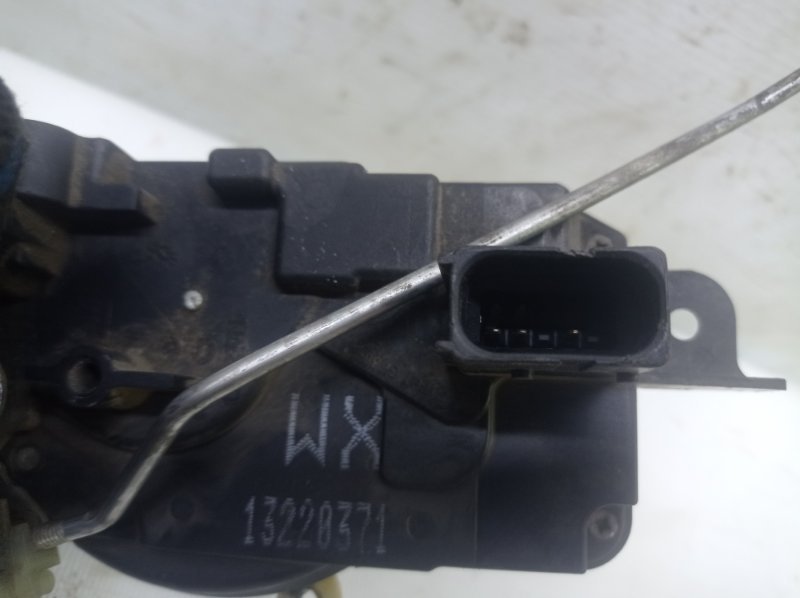 Замок двери Opel Astra H 2008