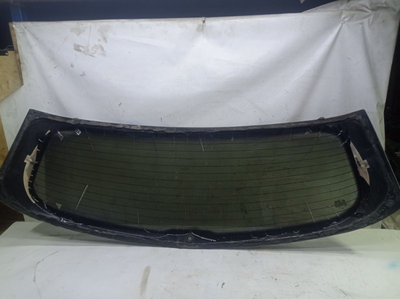 Стекло двери багажника Opel Astra H 2008
