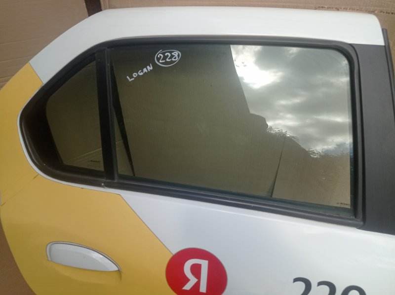 Дверь Renault Logan 2020 L8