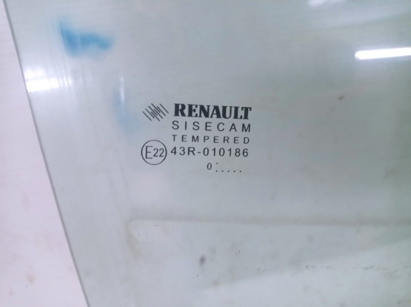 Стекло Renault Logan 2020 L8
