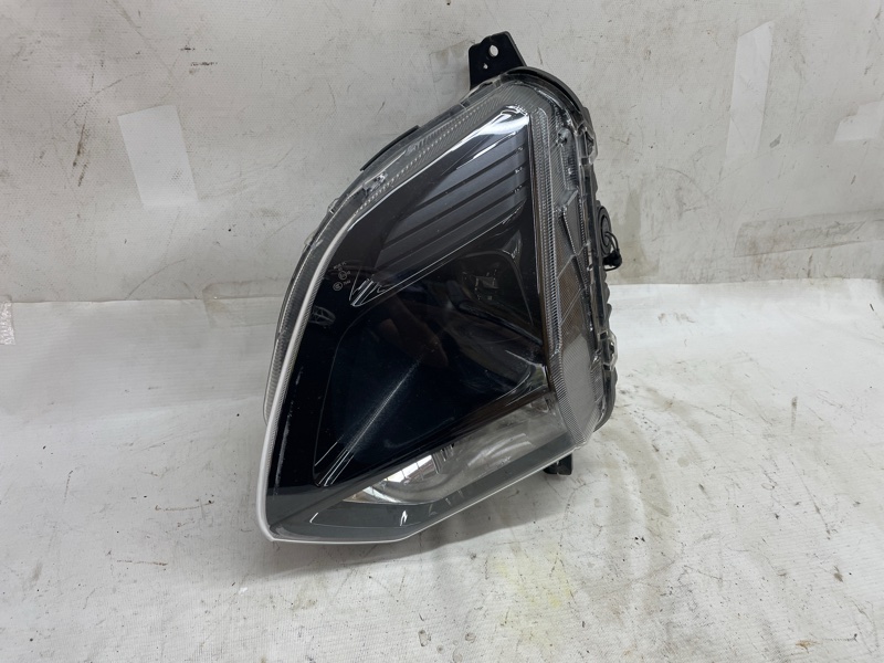 Фара Omoda C5 2023