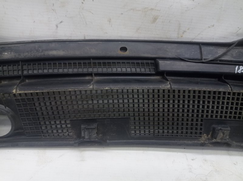 Жабо Mitsubishi Lancer 2006