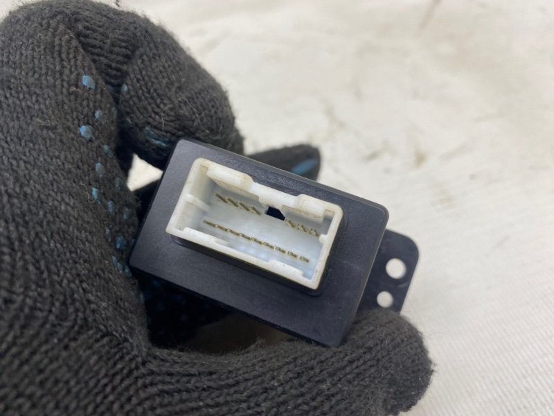 Разъем AUX / USB Kia Rio 2010