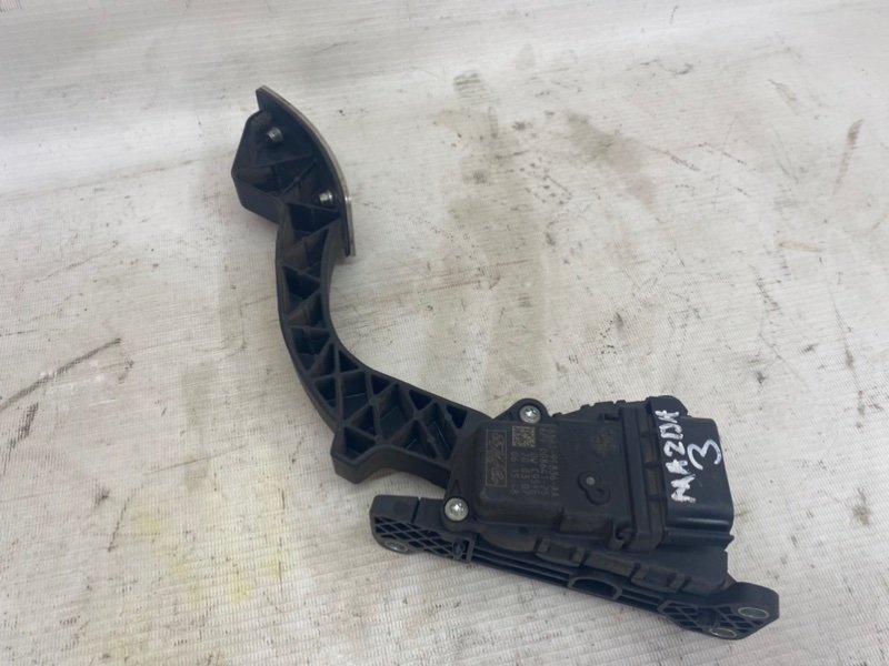 Педаль газа Mazda Mazda3 BL