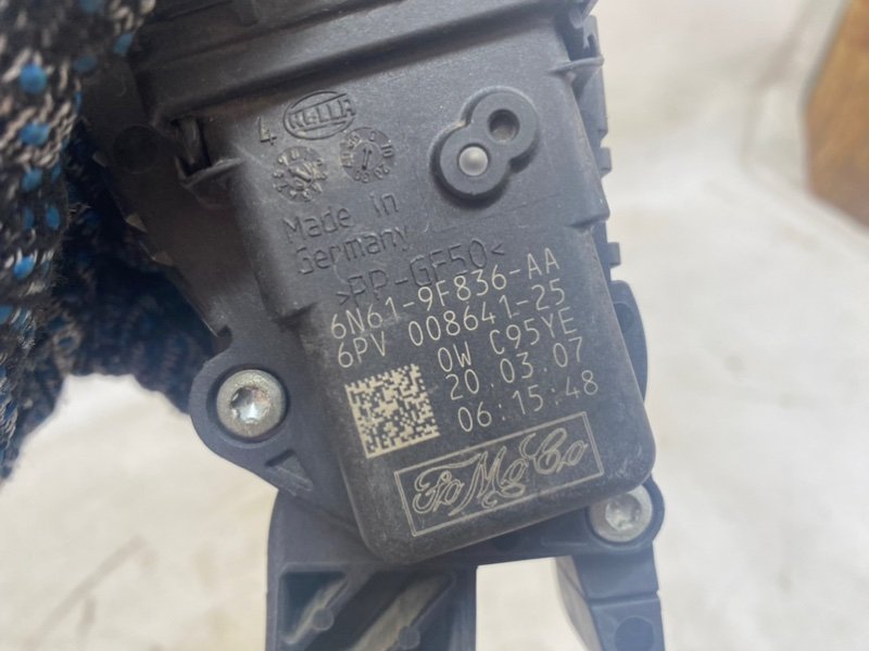 Педаль газа Mazda Mazda3 BL