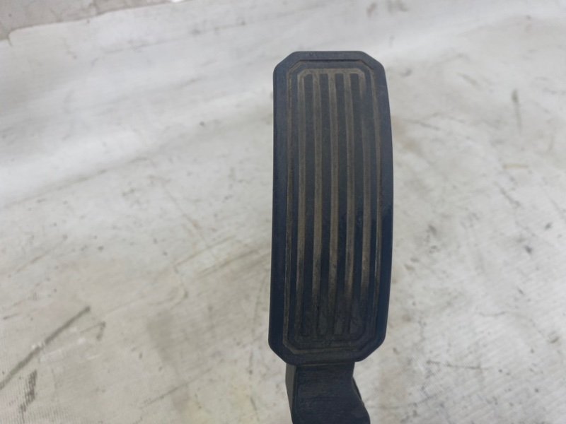 Педаль газа TOYOTA AURIS E150