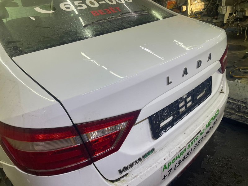 Крышка багажника Lada Vesta 2019