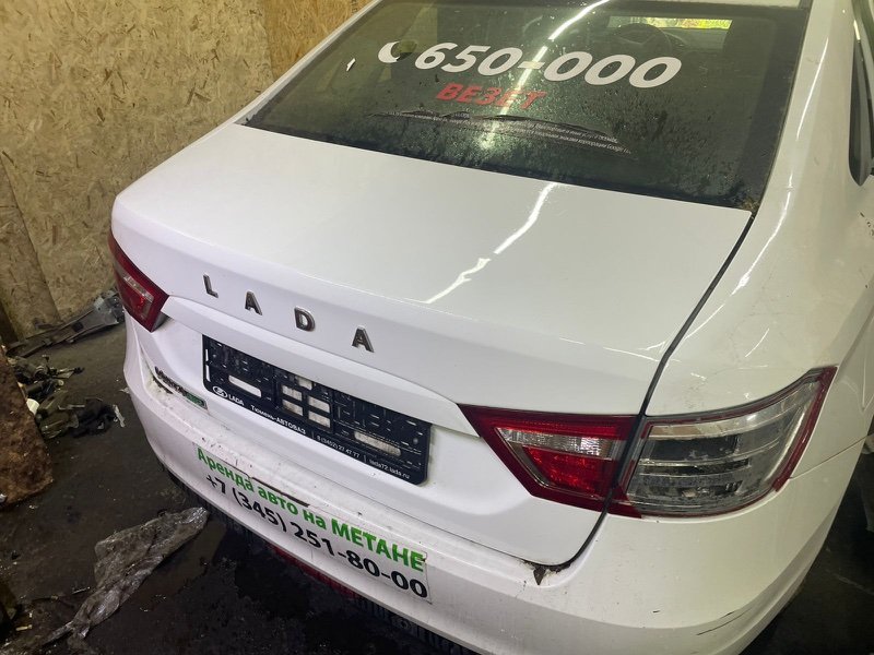 Крышка багажника Lada Vesta 2019