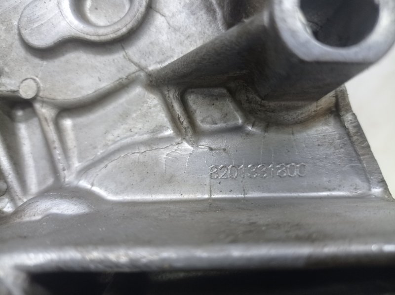 Крышка двигателя передняя Renault Logan 2020 L8