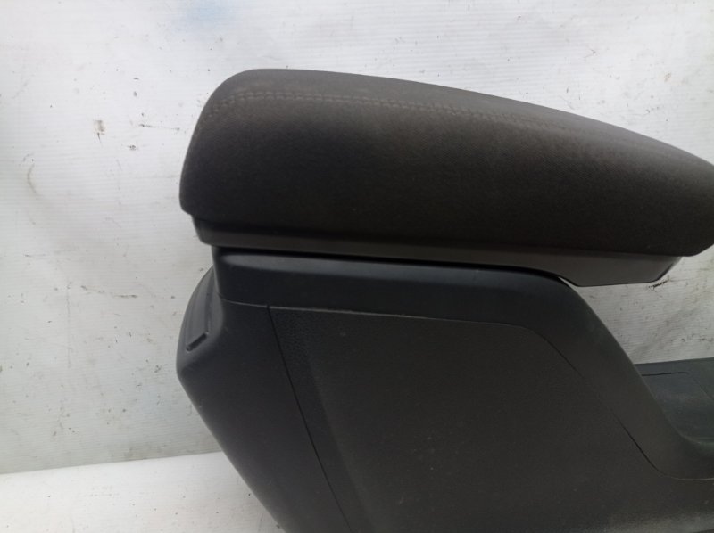 Подлокотник Lada Vesta 2019