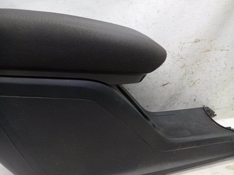 Подлокотник Lada Vesta 2019