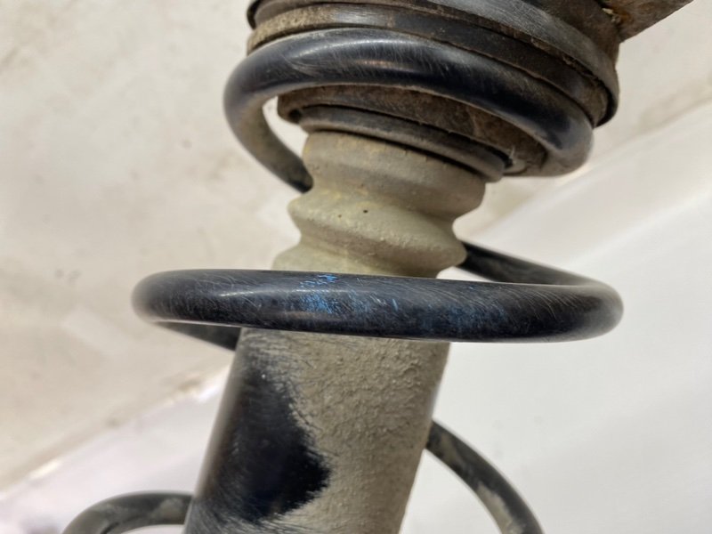 Амортизатор Lada Vesta 2020