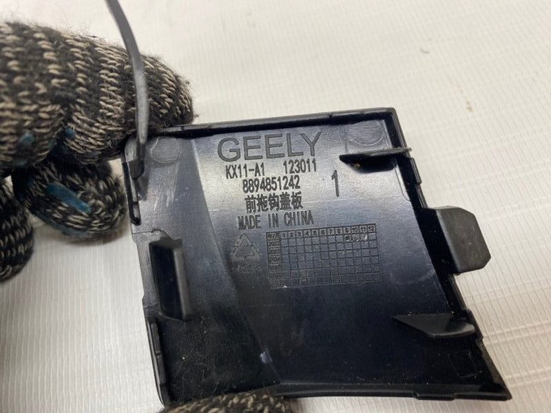 Заглушка буксировочного крюка Geely Monjaro