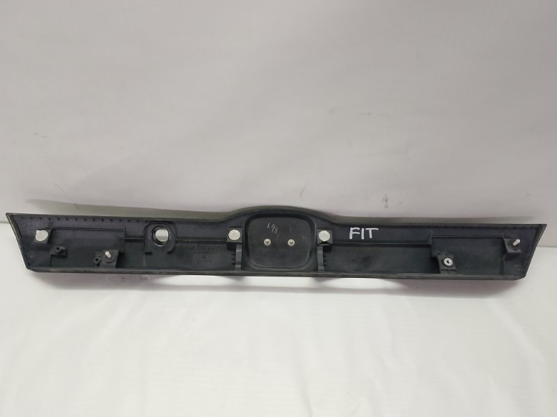 Молдинг крышки багажника Honda Fit 2007-2015 GE8
