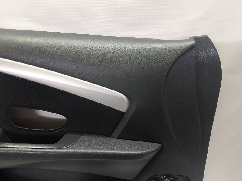 Обшивка двери Nissan Almera 2015 G15