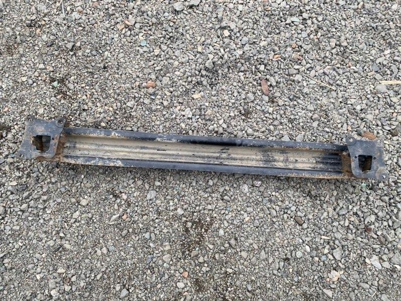 Усилитель бампера Volkswagen Golf 5