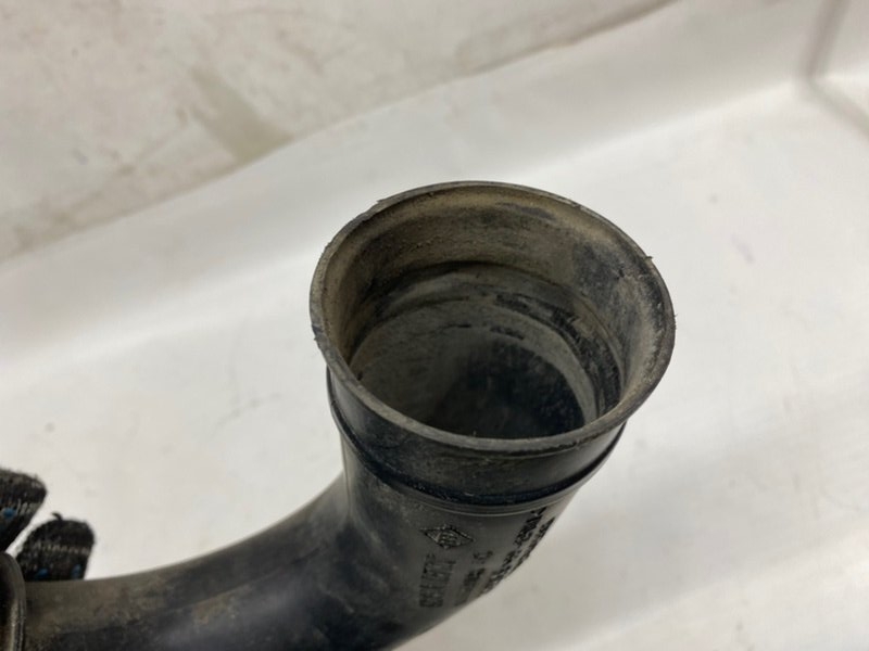 Патрубок воздушного фильтра Renault Logan 2020 L8