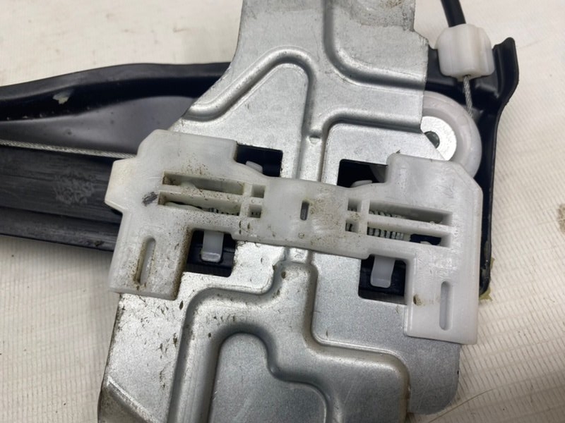 Стеклоподъемник электрический Omoda C5 2023