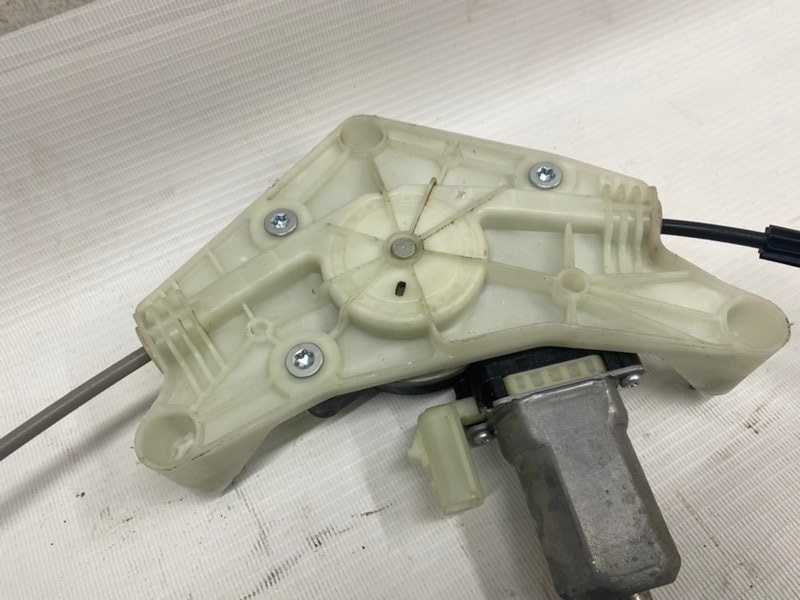 Стеклоподъемник электрический Omoda C5 2023