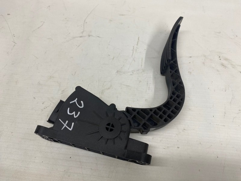 Педаль газа lada vesta 2020